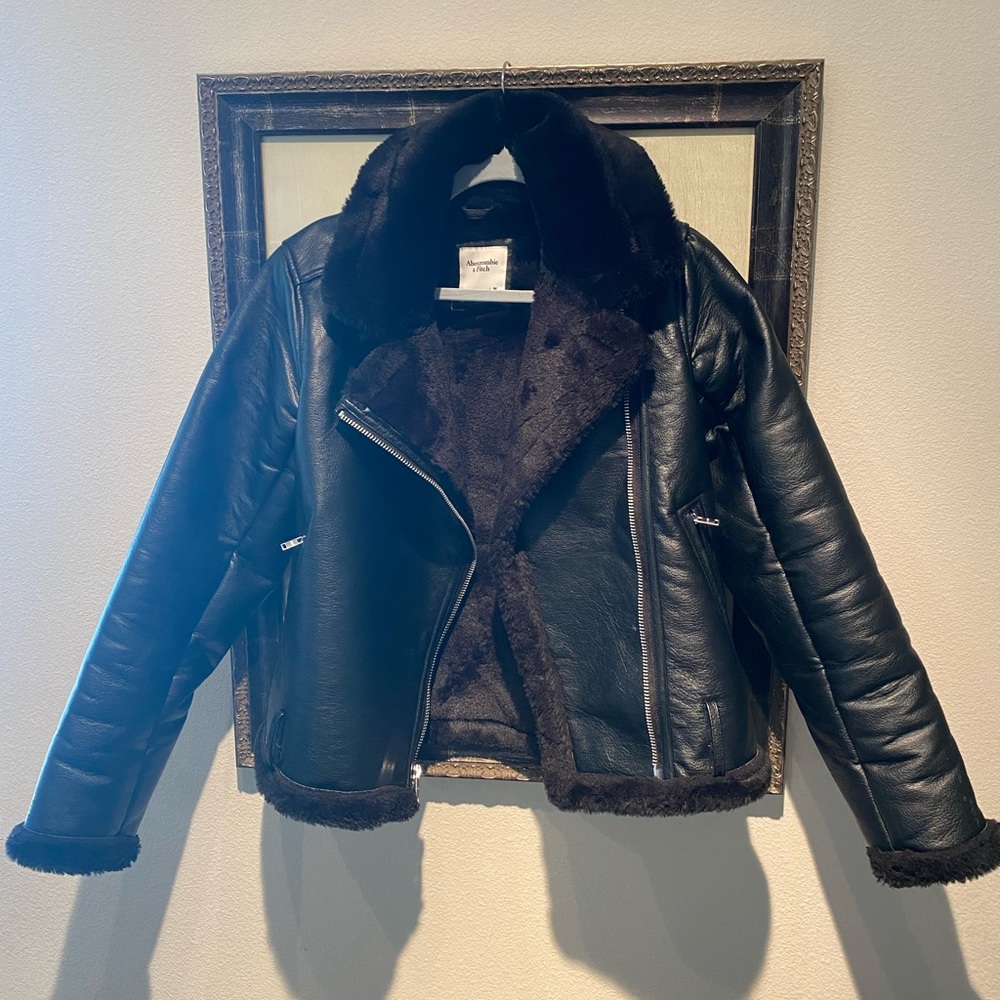 Abercrombie & Fitch trendy jacket in excellent condition ⚡️⚡️